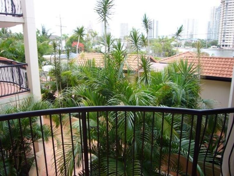 Chevron Island QLD 4217