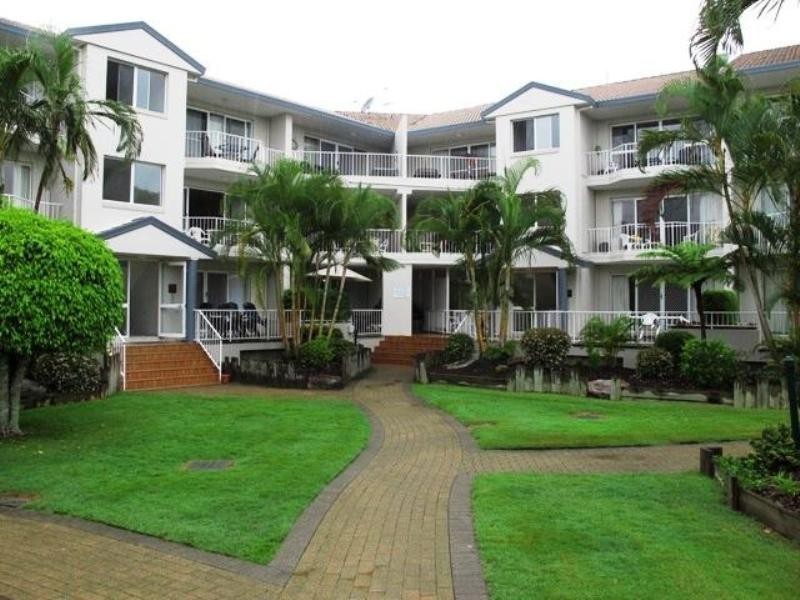 52 Pelican Cove Resort. 6 Back Street, Biggera Waters QLD 4216