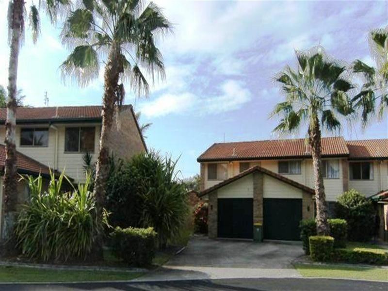 5 Colandra Court. 8 West King Street, Southport QLD 4215