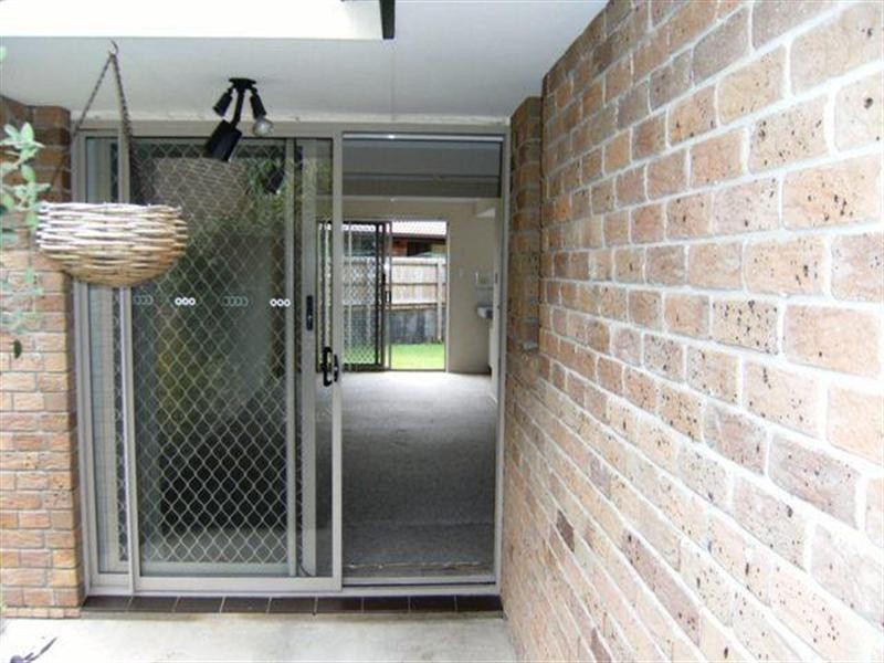 5 Colandra Court. 8 West King Street, Southport QLD 4215