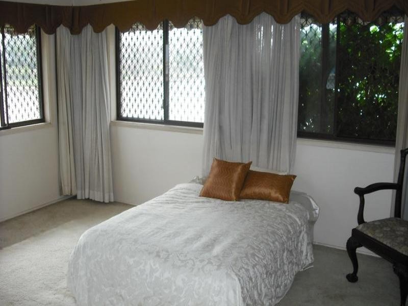 Broadbeach Waters QLD 4218