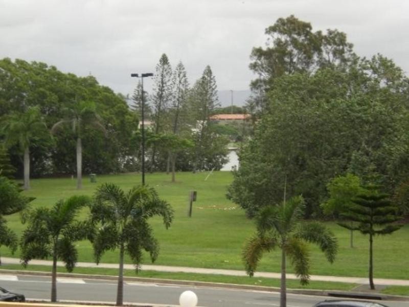 73 Anacapri. 43 Enderley Avenue, Surfers Paradise QLD 4217