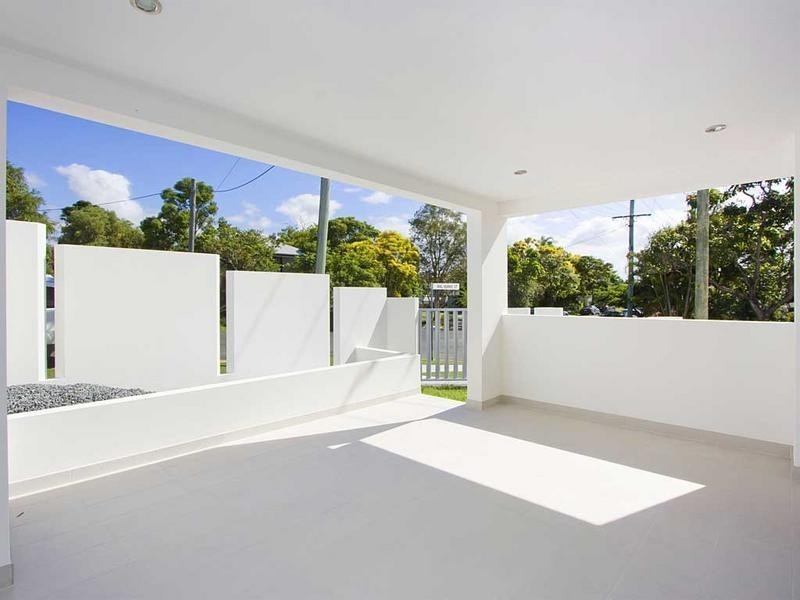 83 Pohlman Street, Southport QLD 4215