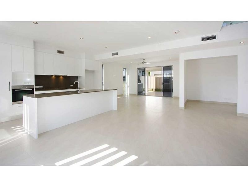 1 Mal Burke Street, Southport QLD 4215