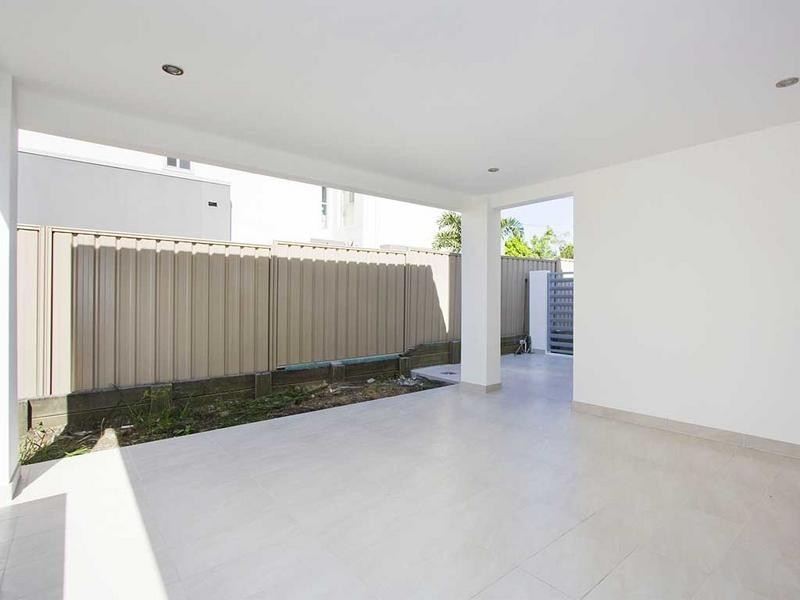 1 Mal Burke Street, Southport QLD 4215