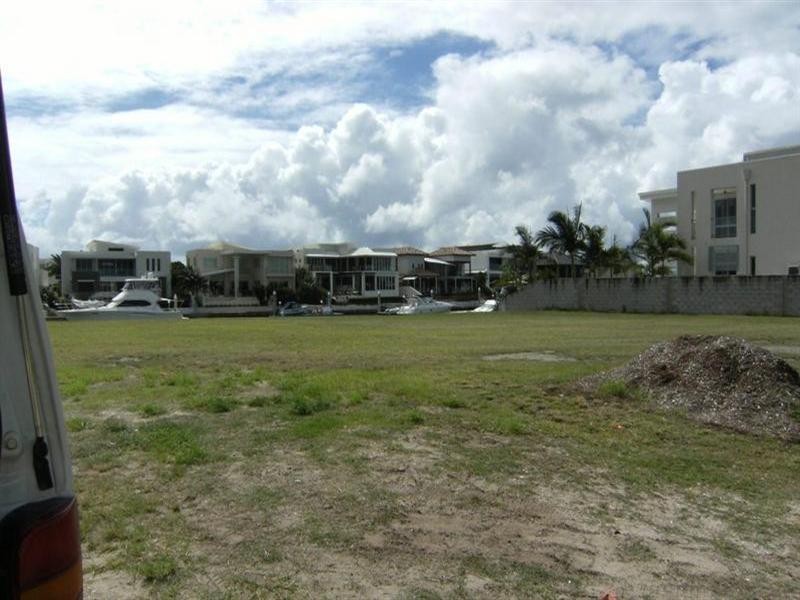 Sovereign Islands QLD 4216