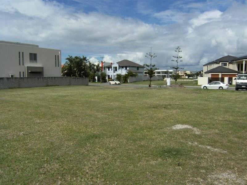 Sovereign Islands QLD 4216