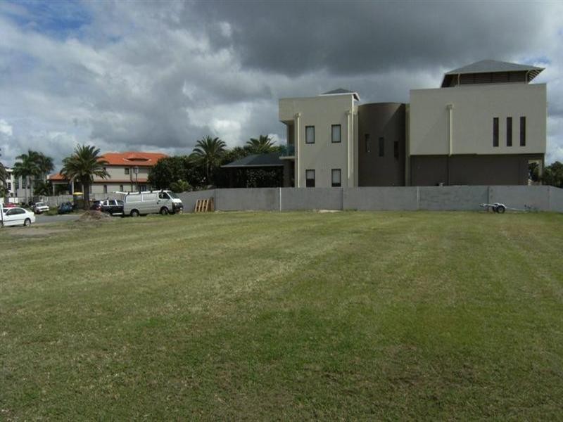 Sovereign Islands QLD 4216