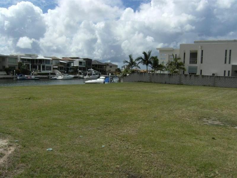 Sovereign Islands QLD 4216