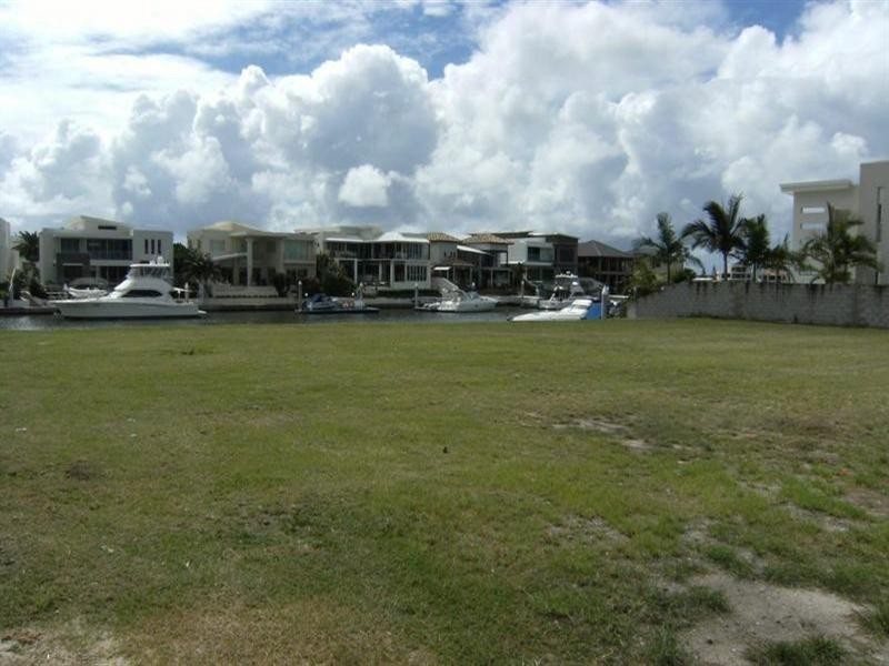 Sovereign Islands QLD 4216