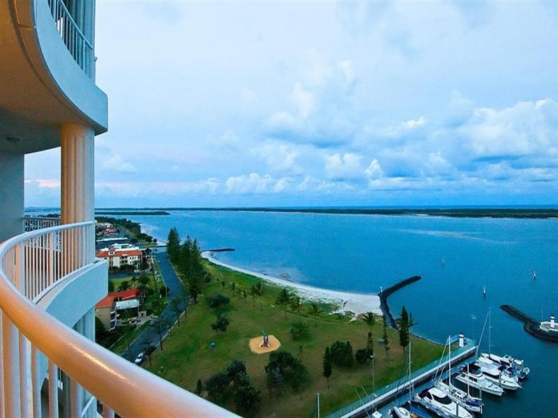 14B Les Colonnades. 19 Oatlands Esplanade, Runaway Bay QLD 4216