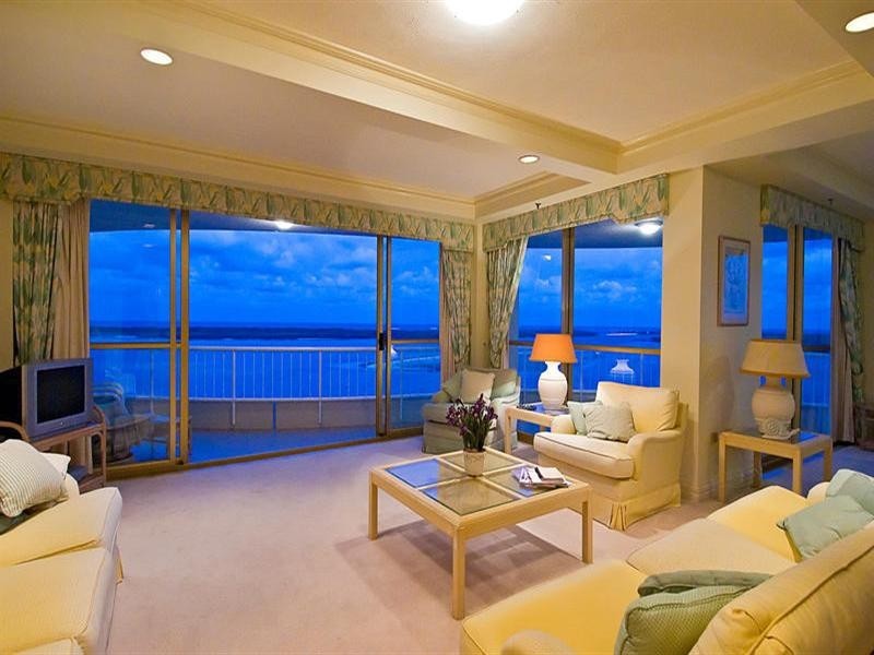 14B Les Colonnades. 19 Oatlands Esplanade, Runaway Bay QLD 4216