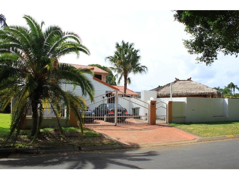 26 Cypress Drive, Broadbeach Waters QLD 4218