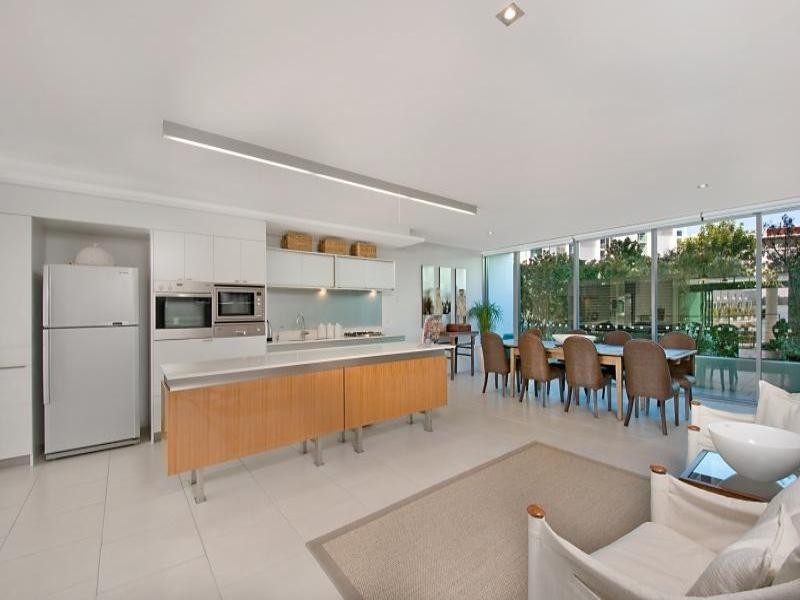 Paradise Point QLD 4216