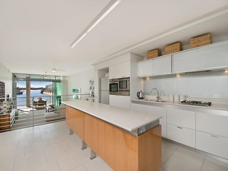 Paradise Point QLD 4216