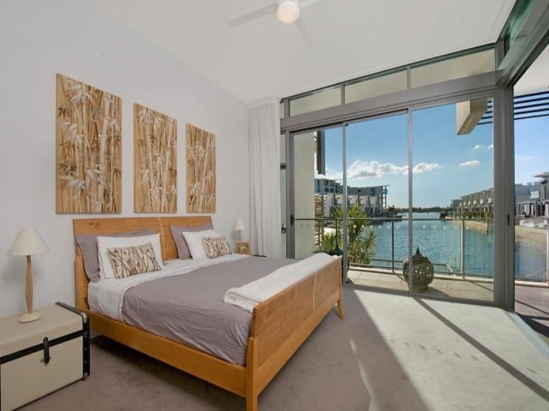 Paradise Point QLD 4216