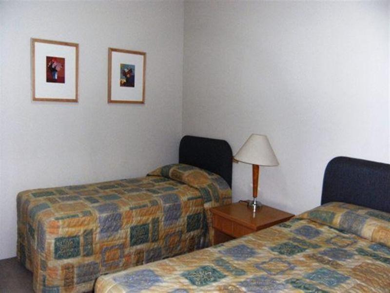 360 Marine Parade, Labrador QLD 4215