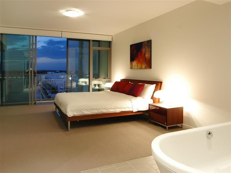 Paradise Point QLD 4216