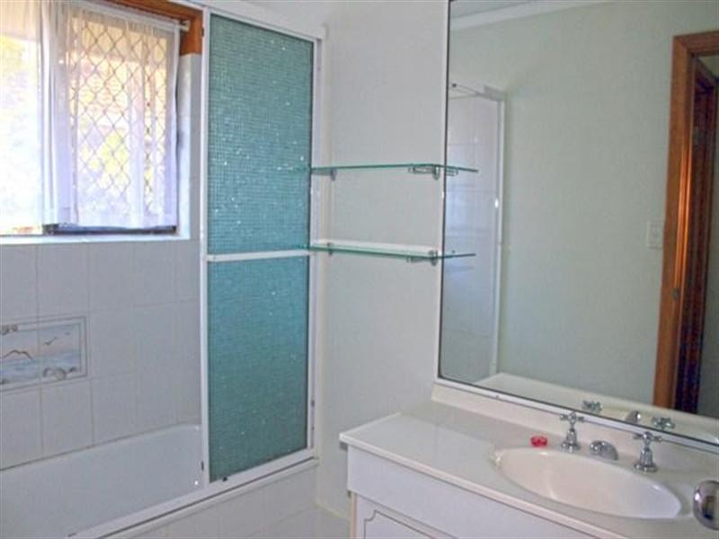 4 Jemo Court. 153 Government Road, Labrador QLD 4215