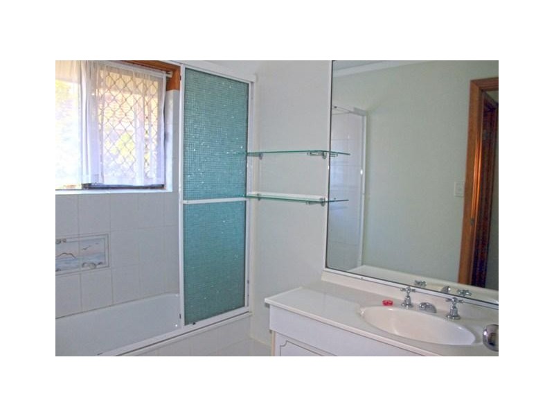 4 Jemo Court. 153 Government Road, Labrador QLD 4215