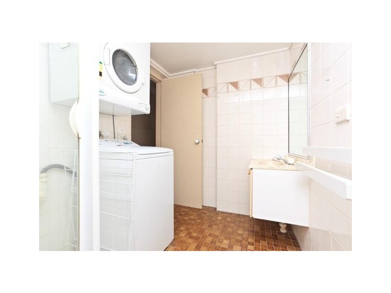 301 La Promenade.18 Orchid Avenue, Surfers Paradise QLD 4217