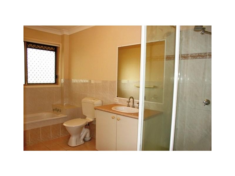 4/12 Gordon Street, Labrador QLD 4215