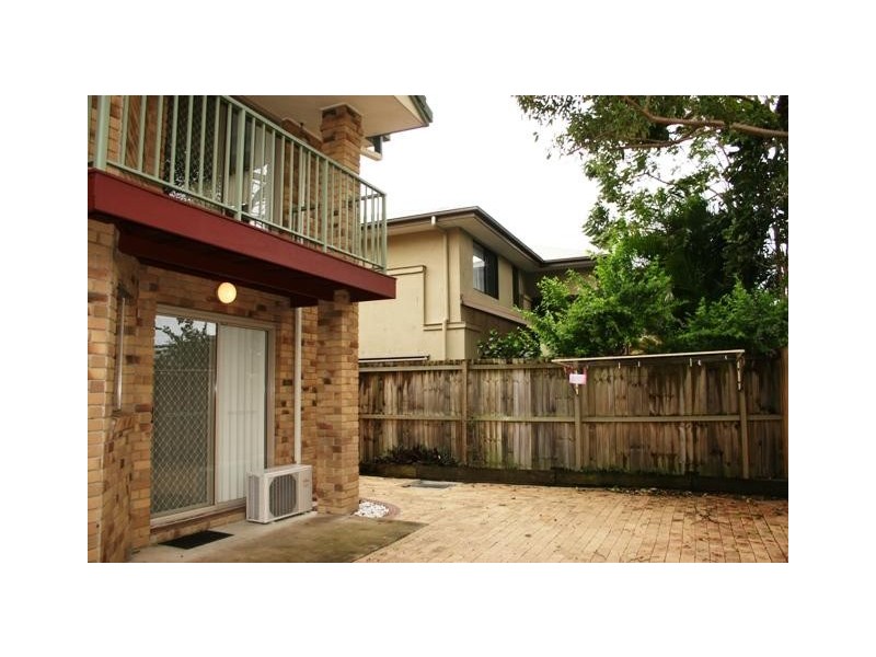 4/12 Gordon Street, Labrador QLD 4215