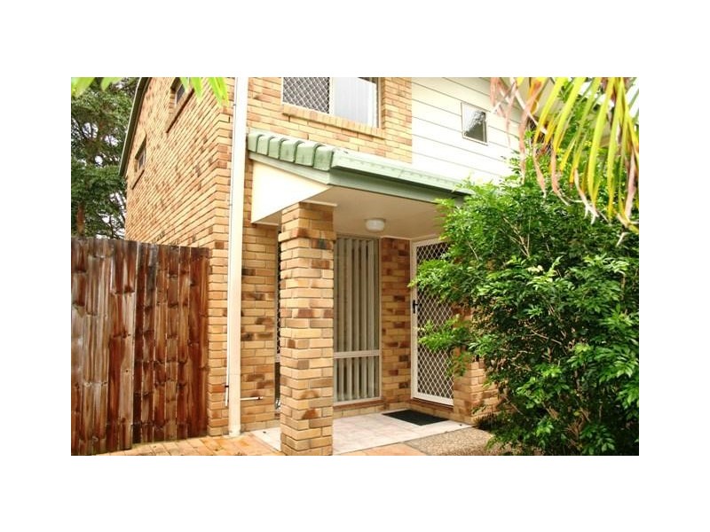 4/12 Gordon Street, Labrador QLD 4215