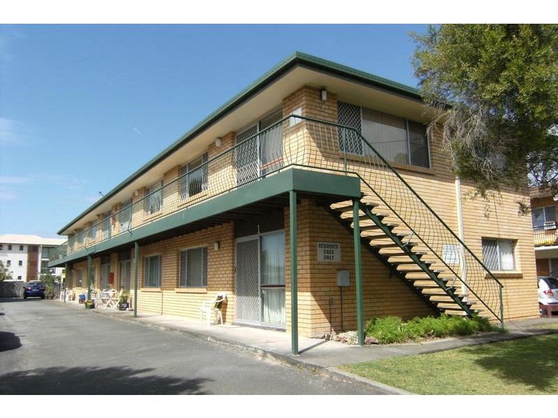 7 Gatraka. 39 Middle Street, Labrador QLD 4215