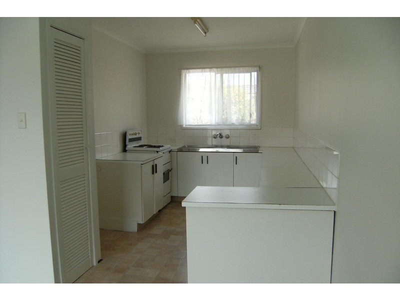 7 Gatraka. 39 Middle Street, Labrador QLD 4215