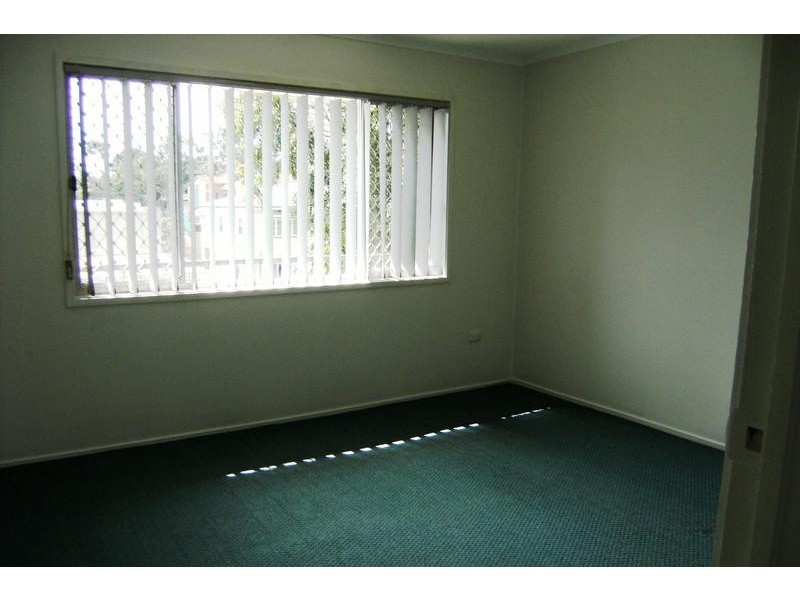 7 Gatraka. 39 Middle Street, Labrador QLD 4215