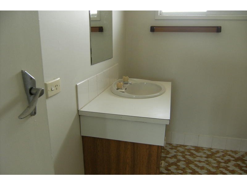 7 Gatraka. 39 Middle Street, Labrador QLD 4215