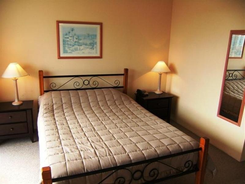 1 Paradise Island, Surfers Paradise QLD 4217