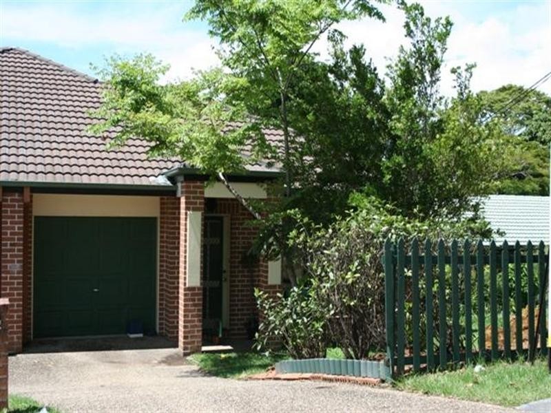 51 Kumbari Avenue, Southport QLD 4215