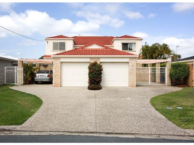 2 Vaggelas. 16 Vaggelas Crescent, Biggera Waters QLD 4216