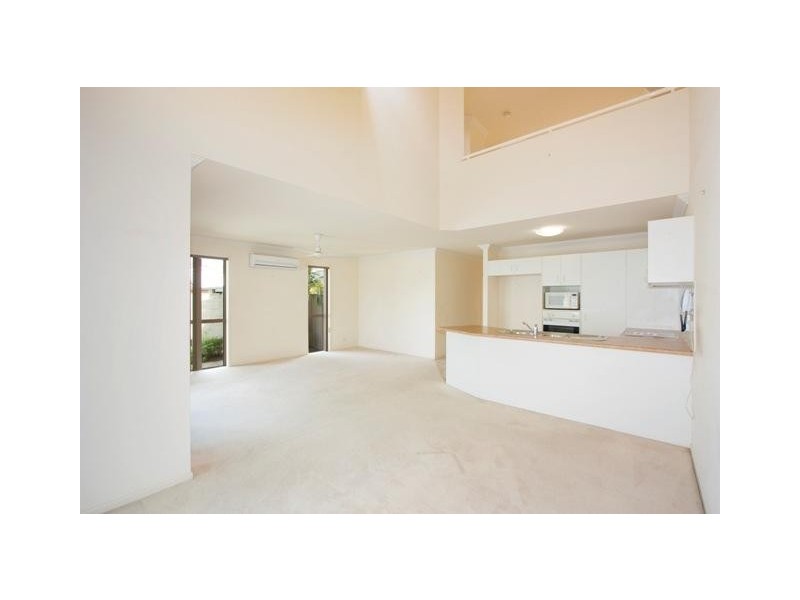 2 Vaggelas. 16 Vaggelas Crescent, Biggera Waters QLD 4216