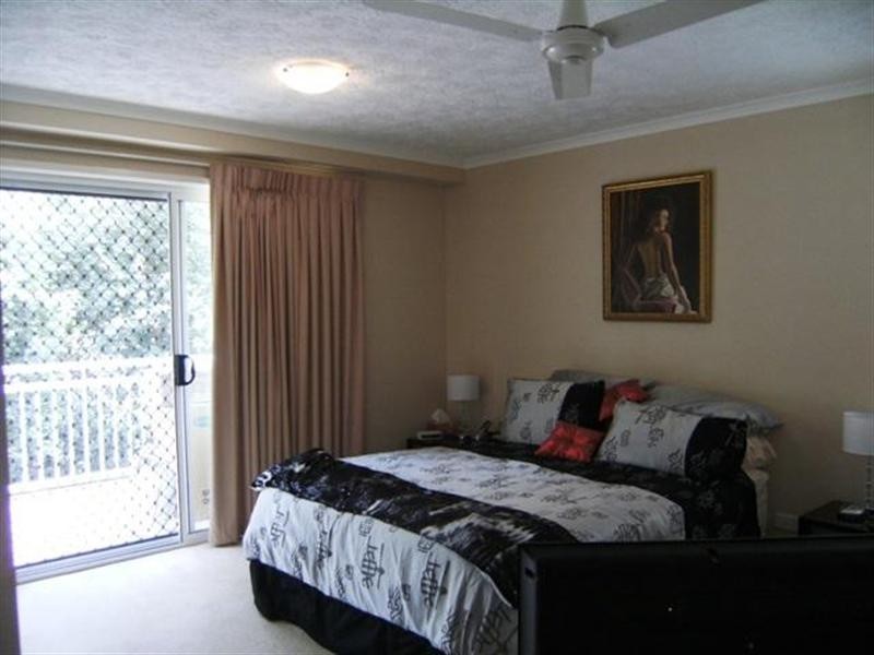 9 Albatross Park. 16 Sykes Court, Southport QLD 4215