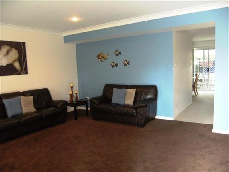 30 Government Road, Labrador QLD 4215