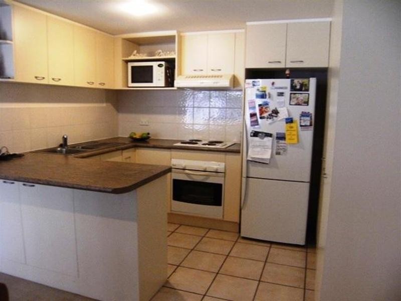 30 Government Road, Labrador QLD 4215