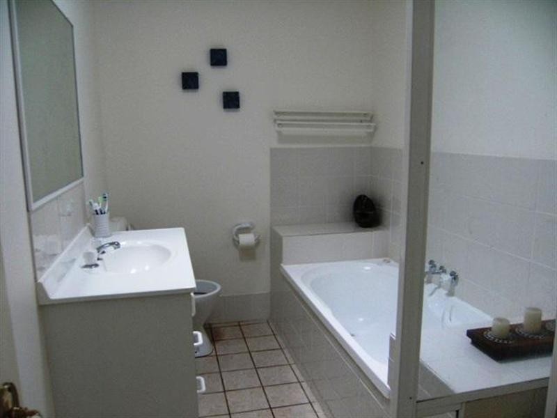 30 Government Road, Labrador QLD 4215