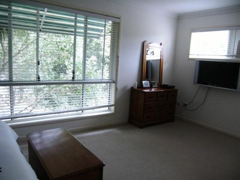 30 Government Road, Labrador QLD 4215