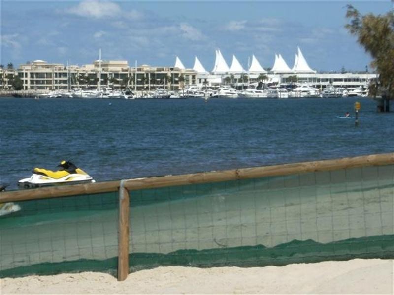 93 Musgrave Avenue, Labrador QLD 4215