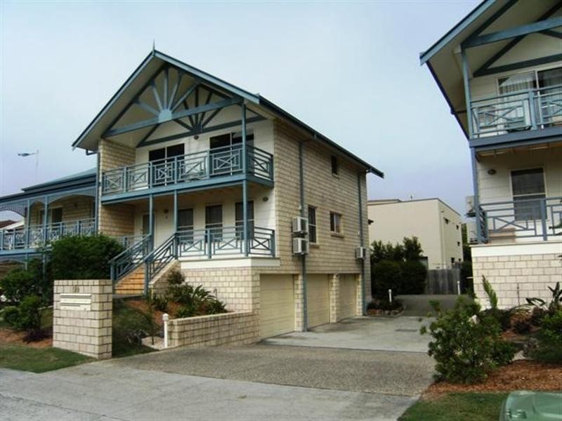 2 Cynderry Lodge. 197 High Street, Southport QLD 4215
