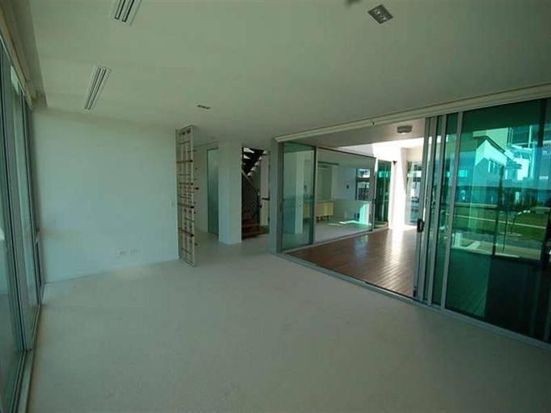 Paradise Point QLD 4216