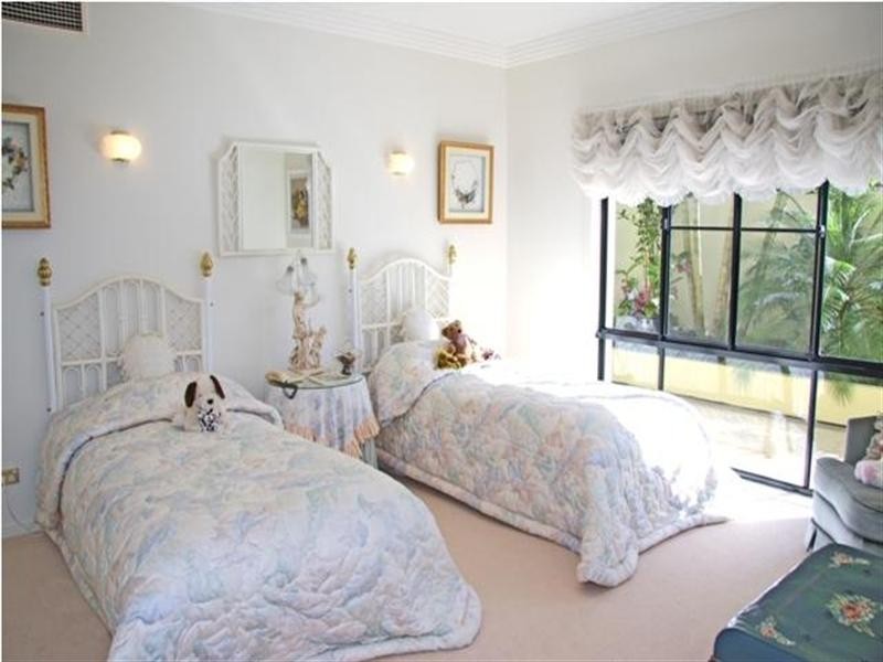 Hope Island QLD 4212