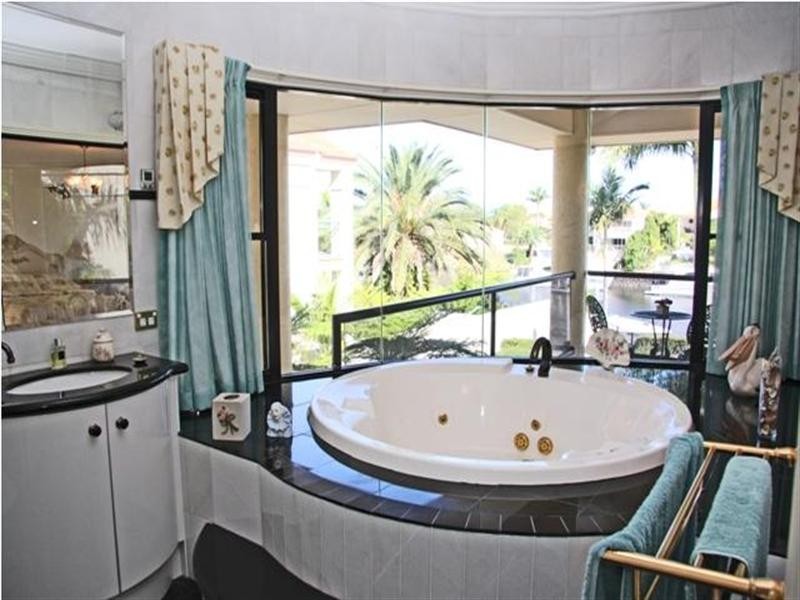 Hope Island QLD 4212