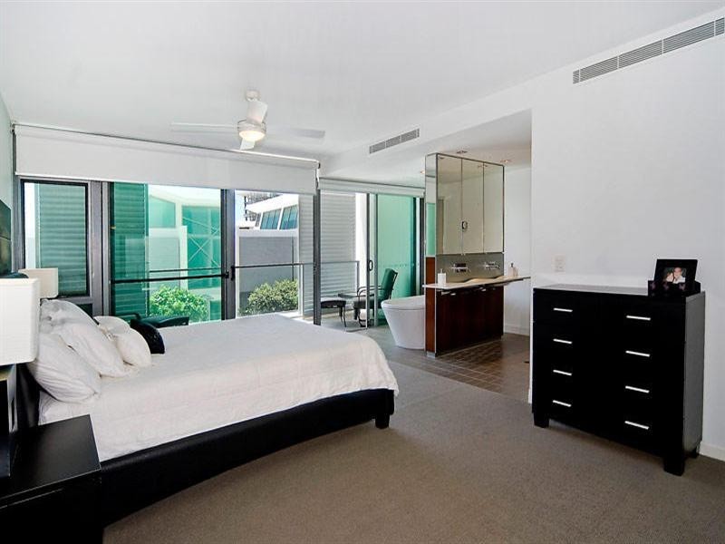 Paradise Point QLD 4216