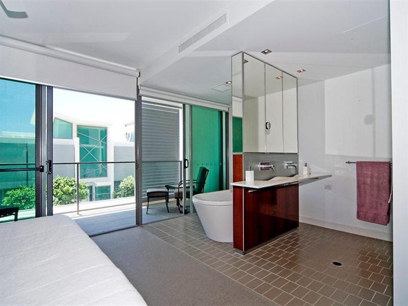 Paradise Point QLD 4216