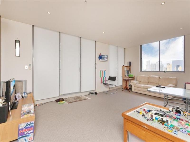 3 Como Crescent, Southport QLD 4215