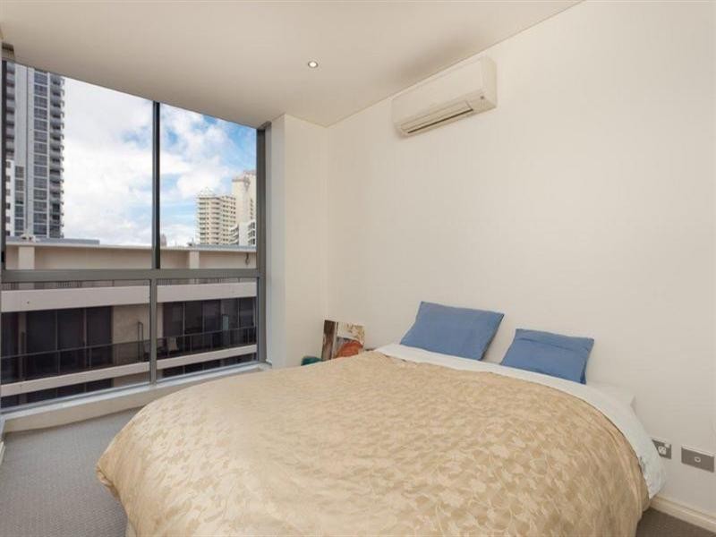 3 Como Crescent, Southport QLD 4215